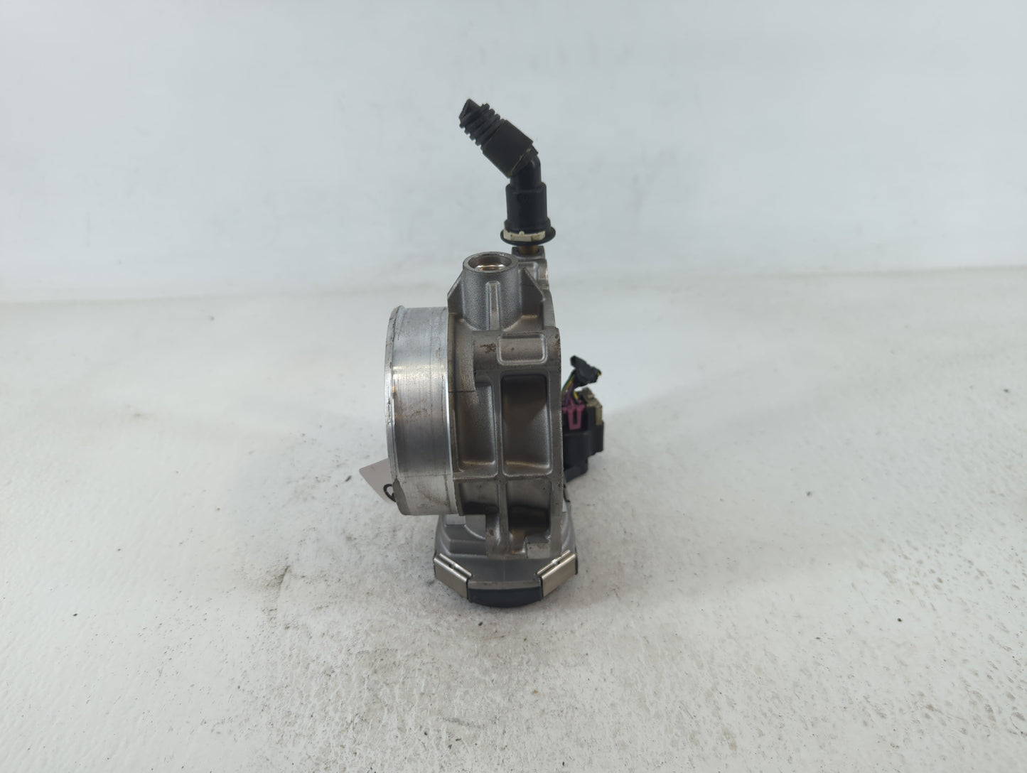 2008-2012 Chevrolet Colorado Throttle Body P/N:016AA9354C Fits Fits 2008 2009 2010 2011 2012 OEM Used Auto Parts - Oemusedau