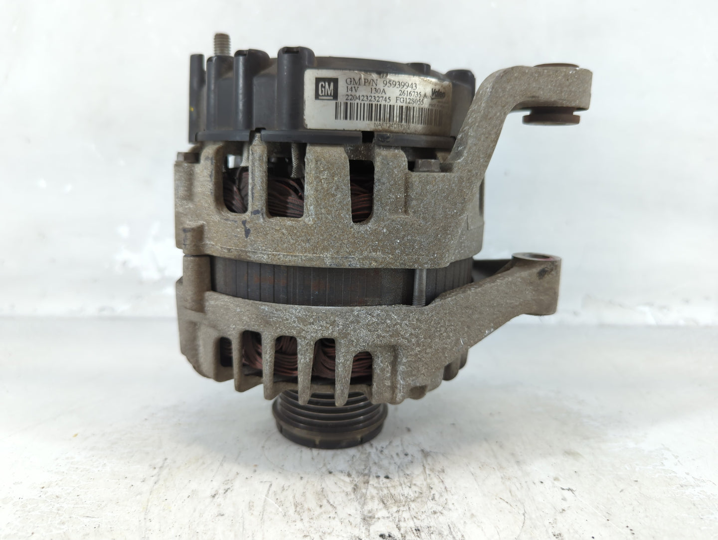 2011-2016 Chevrolet Cruze Alternator Replacement Generator Charging Assembly Engine OEM P/N:95939943 Fits OEM Used Auto Part