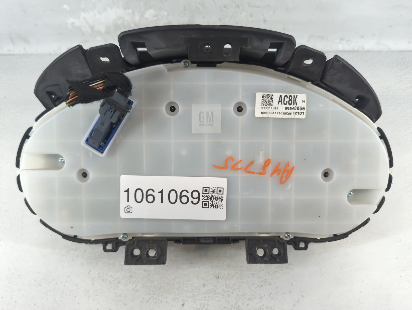 2012 Chevrolet Cruze Instrument Cluster Speedometer Gauges P/N:809773364 95216802 Fits OEM Used Auto Parts - Oemusedautopart