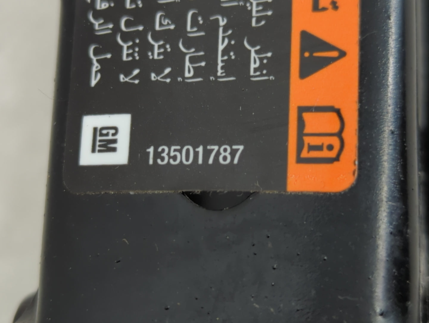 2012 Chevrolet Cruze Spare Scissor Car Jack - Oemusedautoparts1.com