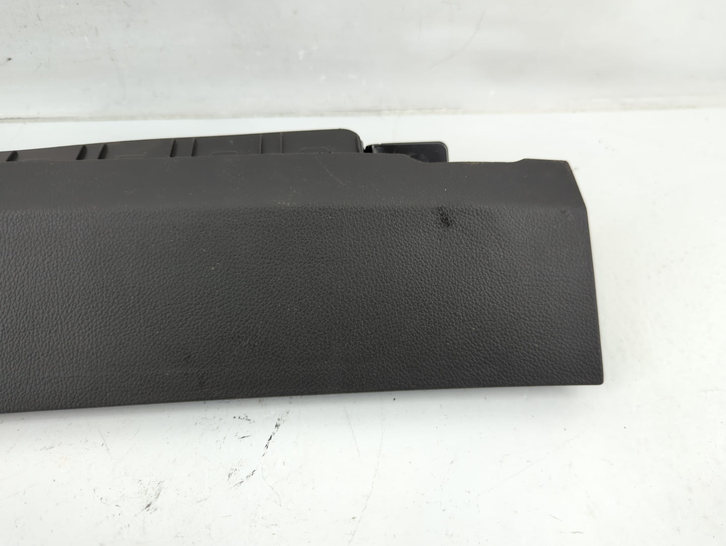 2011-2012 Chevrolet Cruze Air Bag Driver Left Knee OEM P/N:95483077 AB0-09C005, 9521 8712 Fits Fits 2011 2012 OEM Used Auto 