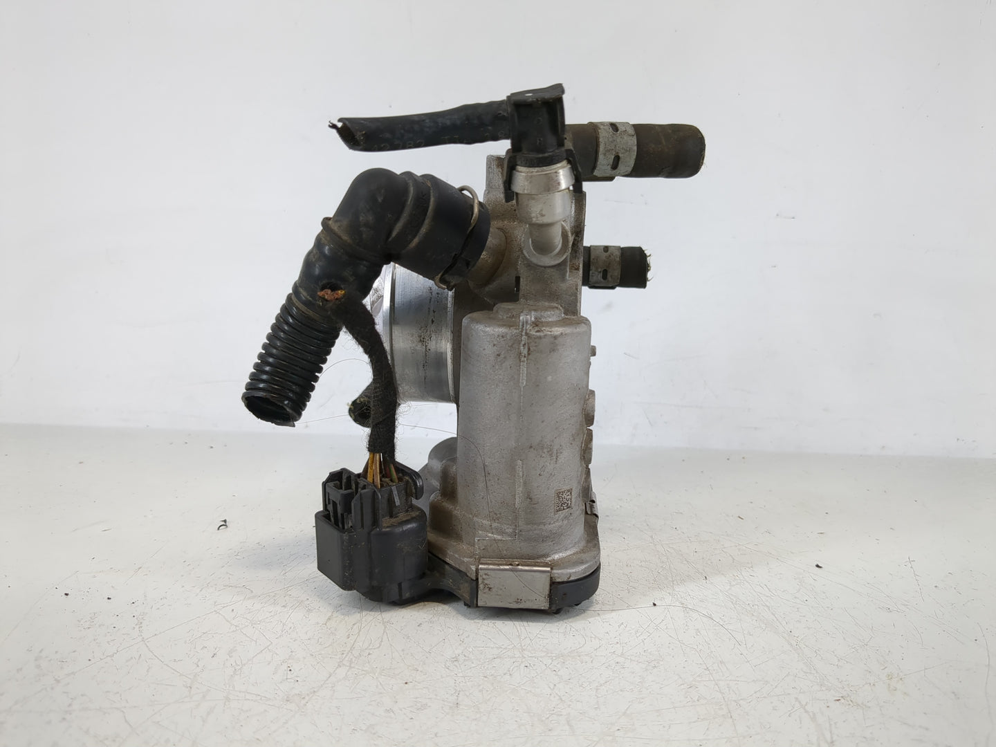 2011-2016 Chevrolet Cruze Throttle Body P/N:55 577 375 Fits Fits 2009 2010 2011 2012 2013 2014 2015 2016 2017 2018 OEM Used 