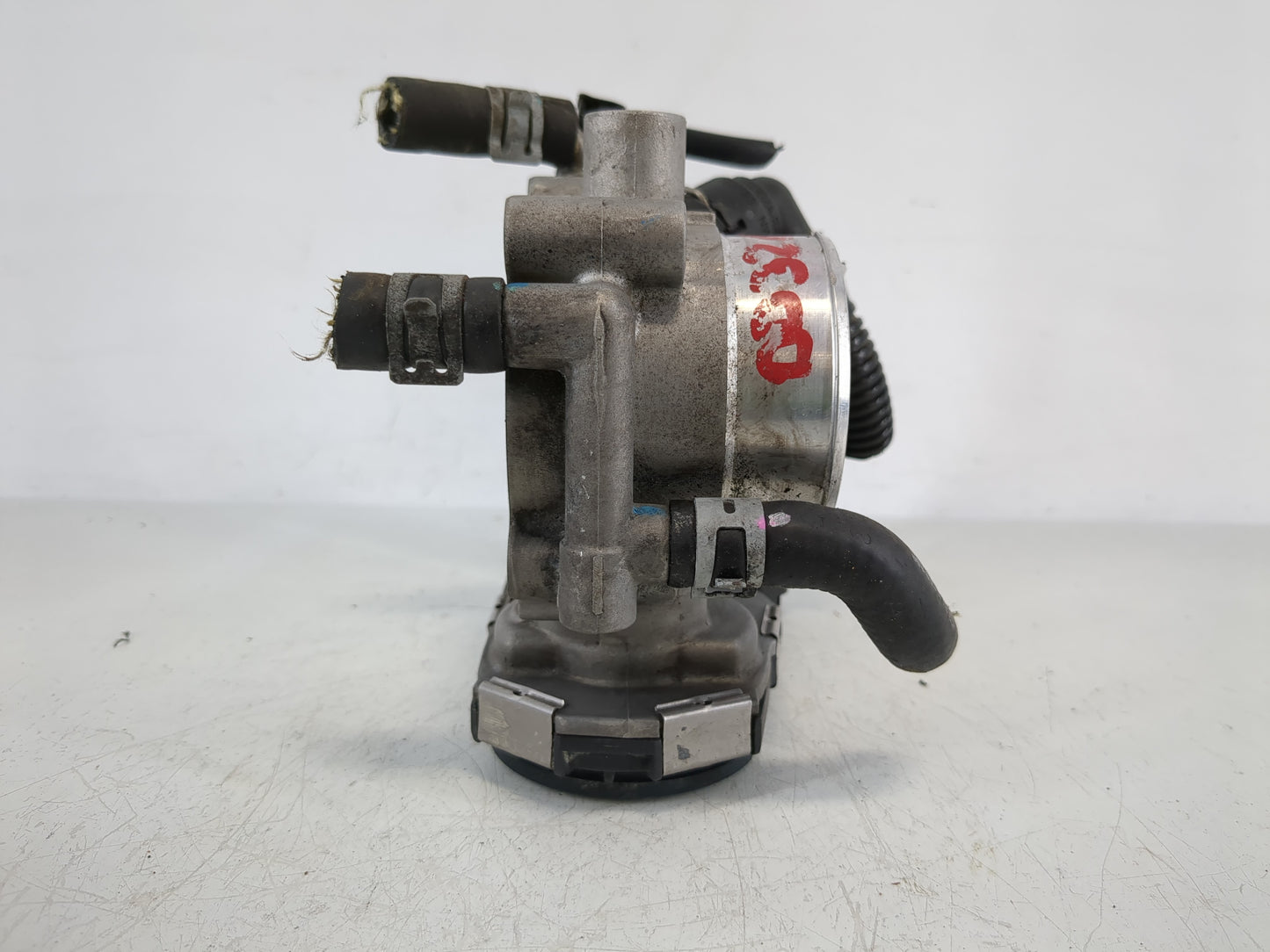 2011-2016 Chevrolet Cruze Throttle Body P/N:55 577 375 Fits Fits 2009 2010 2011 2012 2013 2014 2015 2016 2017 2018 OEM Used 