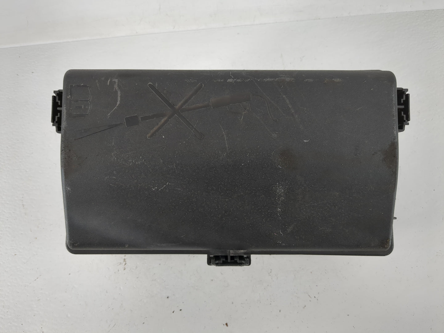 2011-2014 Chevrolet Cruze Fusebox Fuse Box Panel Relay Module P/N:95216200 Fits Fits 2011 2012 2013 2014 OEM Used Auto Parts