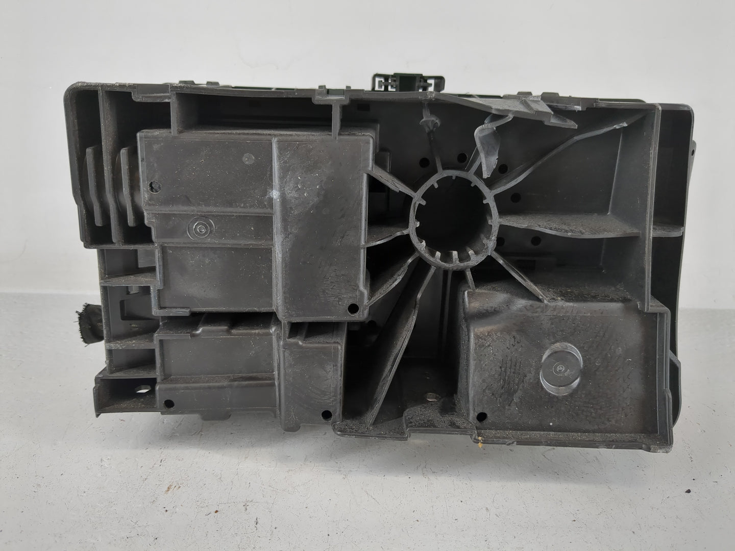 2011-2014 Chevrolet Cruze Fusebox Fuse Box Panel Relay Module P/N:95216200 Fits Fits 2011 2012 2013 2014 OEM Used Auto Parts