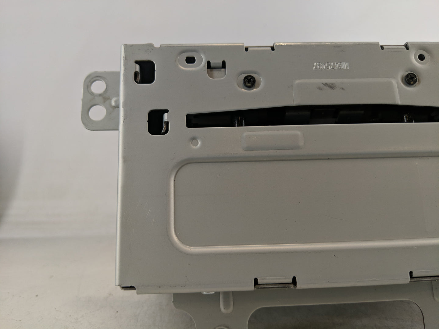 2011-2012 Chevrolet Cruze Radio AM FM Cd Player Receiver Replacement P/N:22870782 Fits Fits 2010 2011 2012 OEM Used Auto Par