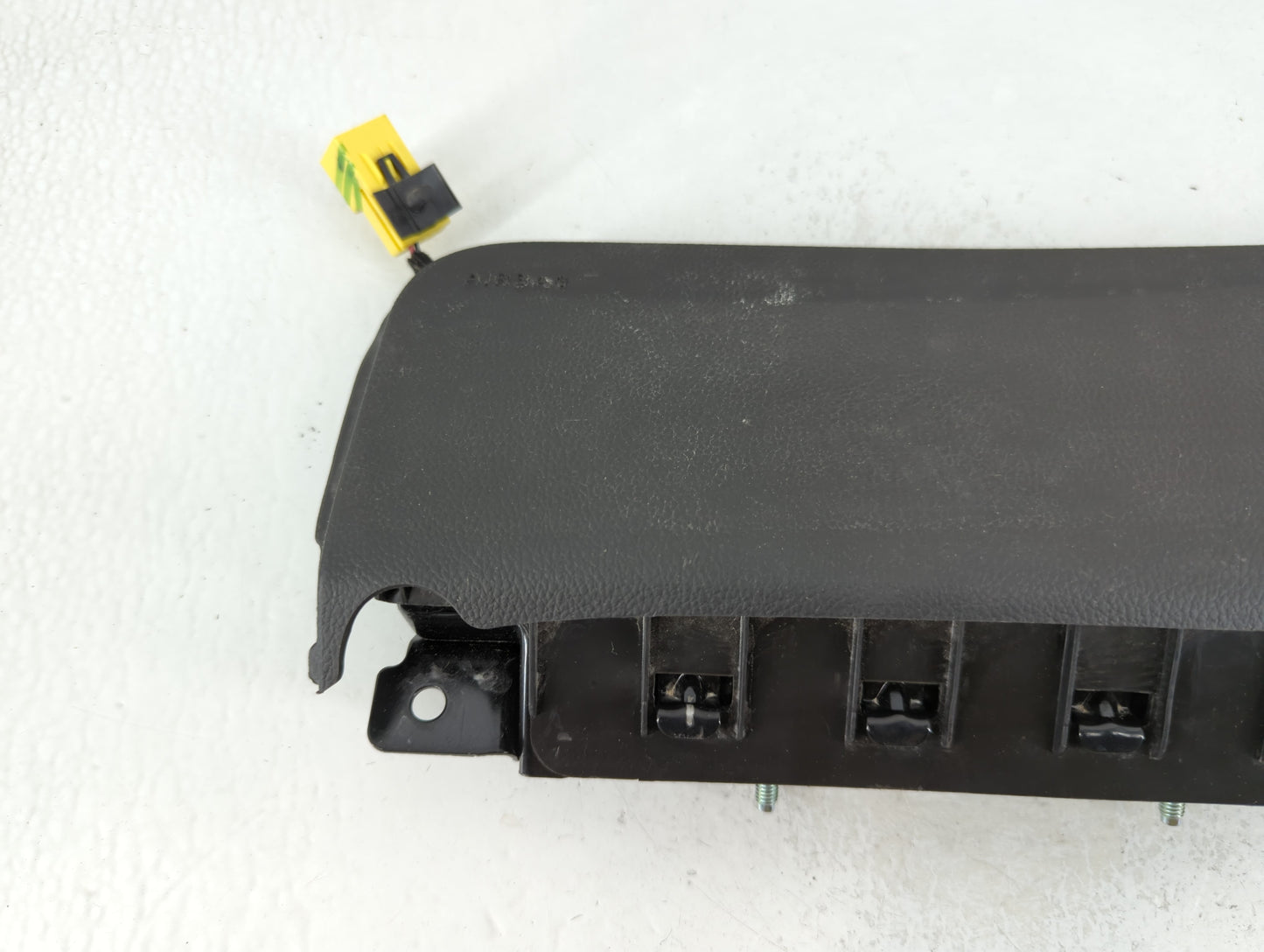 2011-2012 Chevrolet Cruze Air Bag Driver Left Knee OEM P/N:95483074 Fits Fits 2011 2012 OEM Used Auto Parts - Oemusedautopar