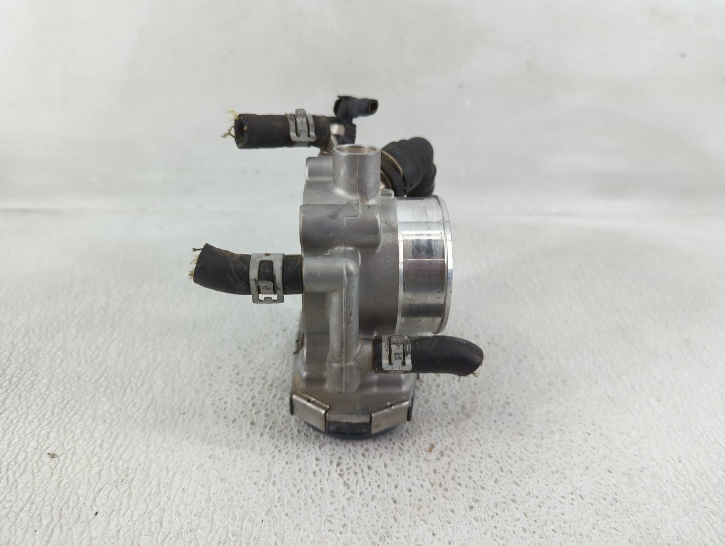 2011-2016 Chevrolet Cruze Throttle Body P/N:55561495 Fits Fits 2009 2010 2011 2012 2013 2014 2015 2016 2017 2018 OEM Used Au