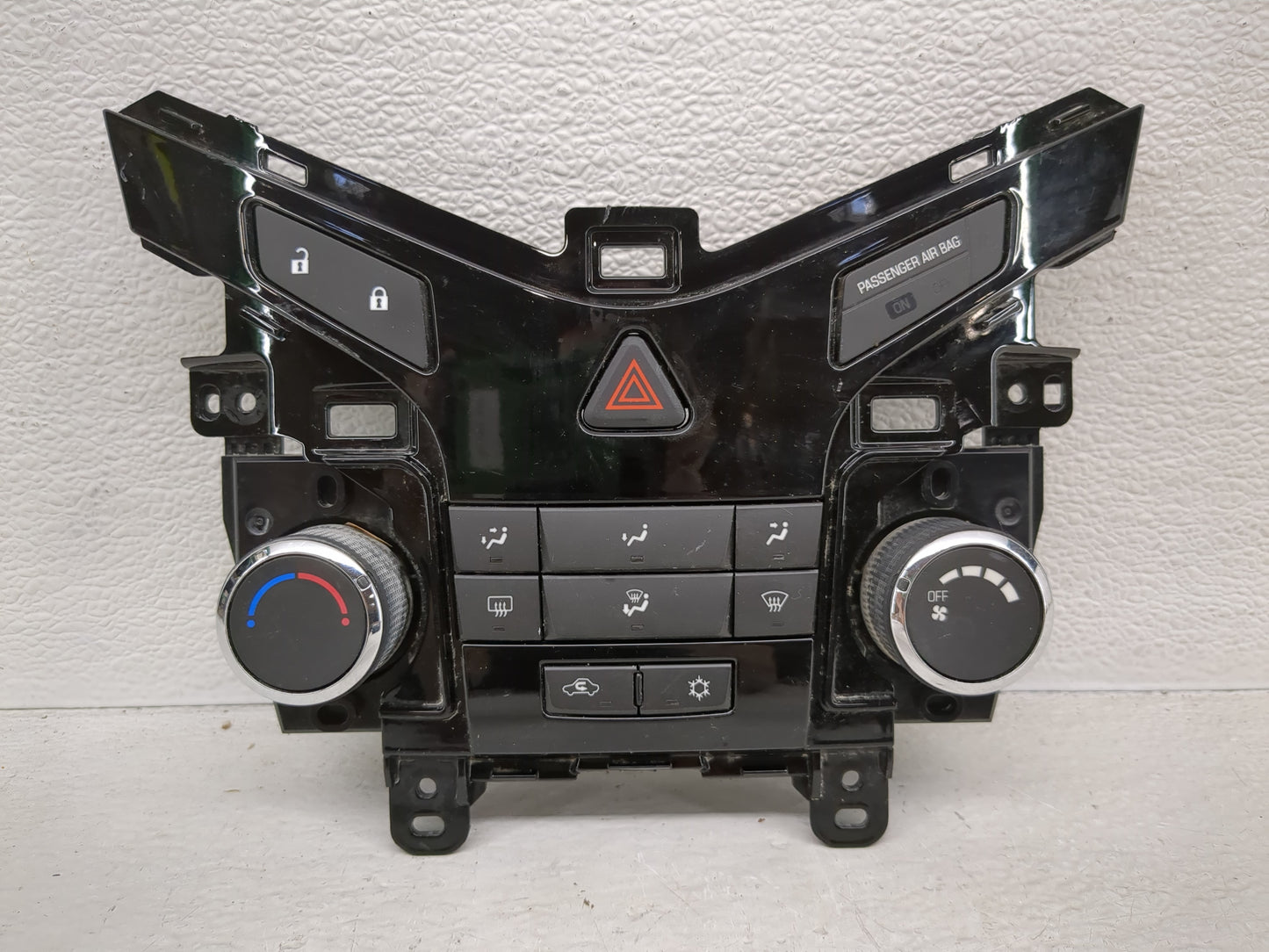 2011-2012 Chevrolet Cruze Climate Control Module Temperature AC/Heater Replacement P/N:95017054 Fits Fits 2011 2012 OEM Used
