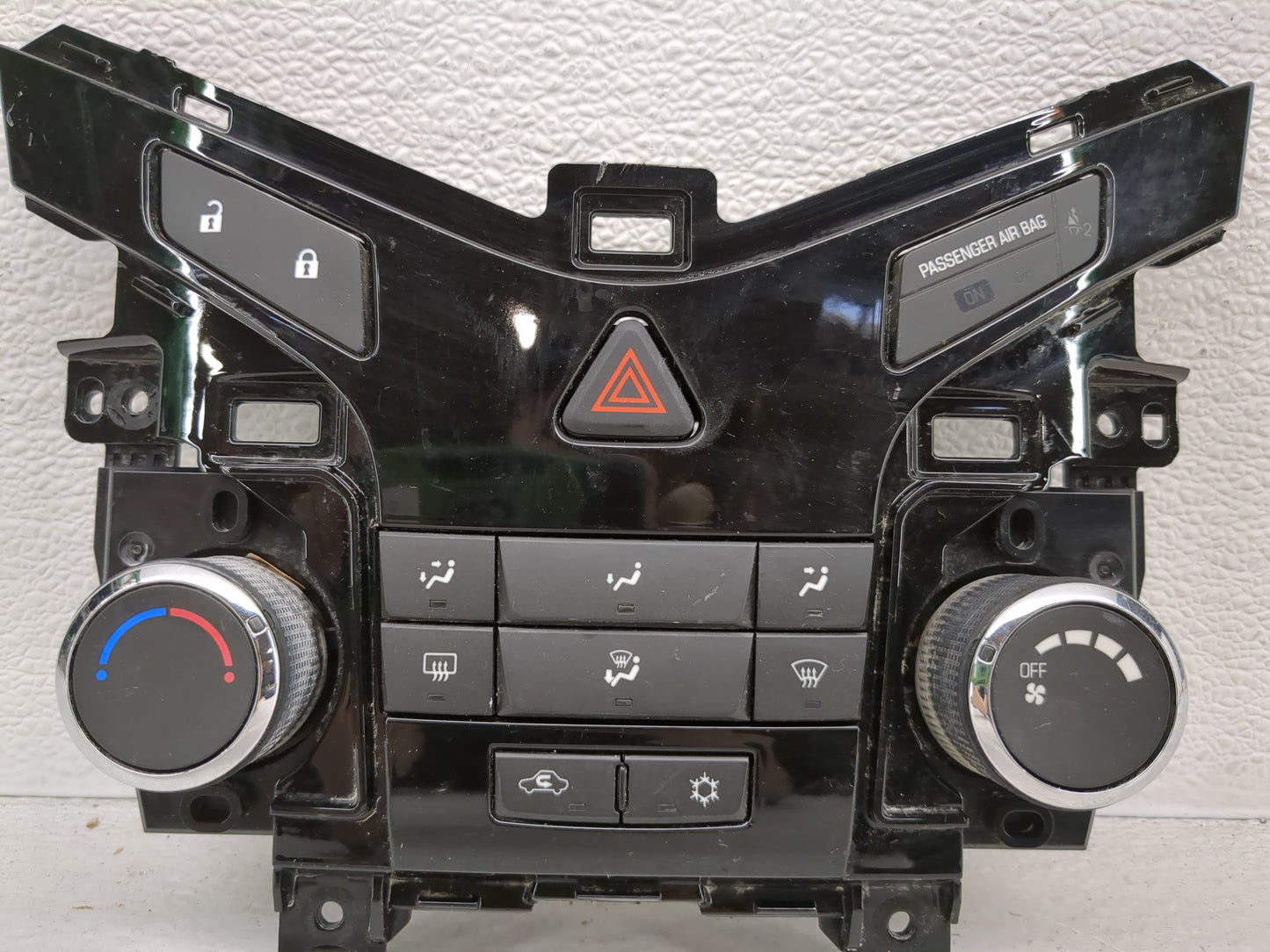 2011-2012 Chevrolet Cruze Climate Control Module Temperature AC/Heater Replacement P/N:95017054 Fits Fits 2011 2012 OEM Used