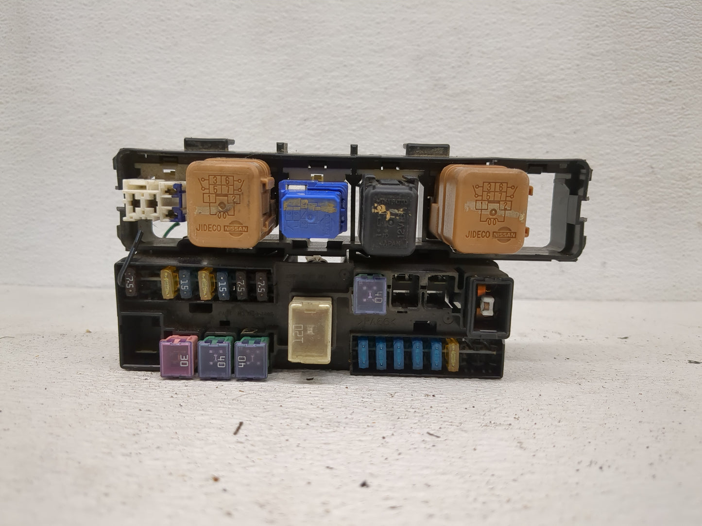 2011-2014 Chevrolet Cruze Fusebox Fuse Box Panel Relay Module P/N:95216200 Fits Fits 2011 2012 2013 2014 OEM Used Auto Parts
