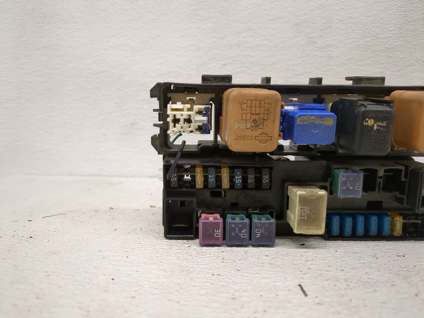 2011-2014 Chevrolet Cruze Fusebox Fuse Box Panel Relay Module P/N:95216200 Fits Fits 2011 2012 2013 2014 OEM Used Auto Parts