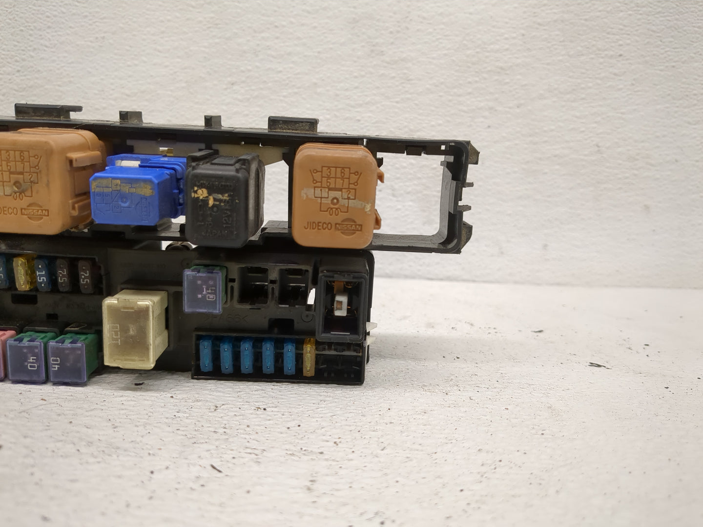 2011-2014 Chevrolet Cruze Fusebox Fuse Box Panel Relay Module P/N:95216200 Fits Fits 2011 2012 2013 2014 OEM Used Auto Parts