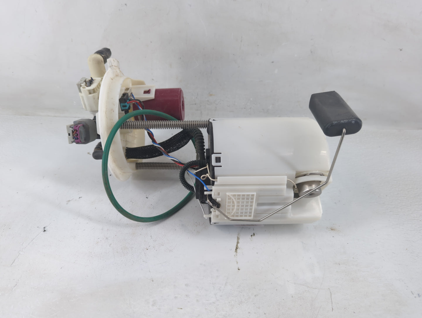 2011-2016 Chevrolet Cruze Electrical Gas Fuel Pump Assembly - Oemusedautoparts1.com