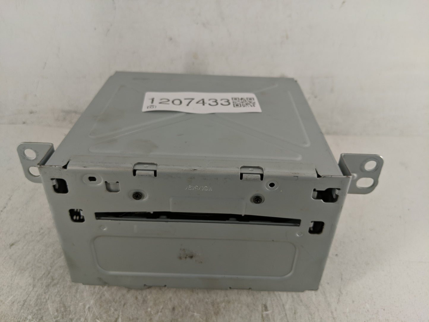 2012 Chevrolet Cruze Radio AM FM Cd Player Receiver Replacement P/N:22815634 Fits OEM Used Auto Parts - Oemusedautoparts1.co