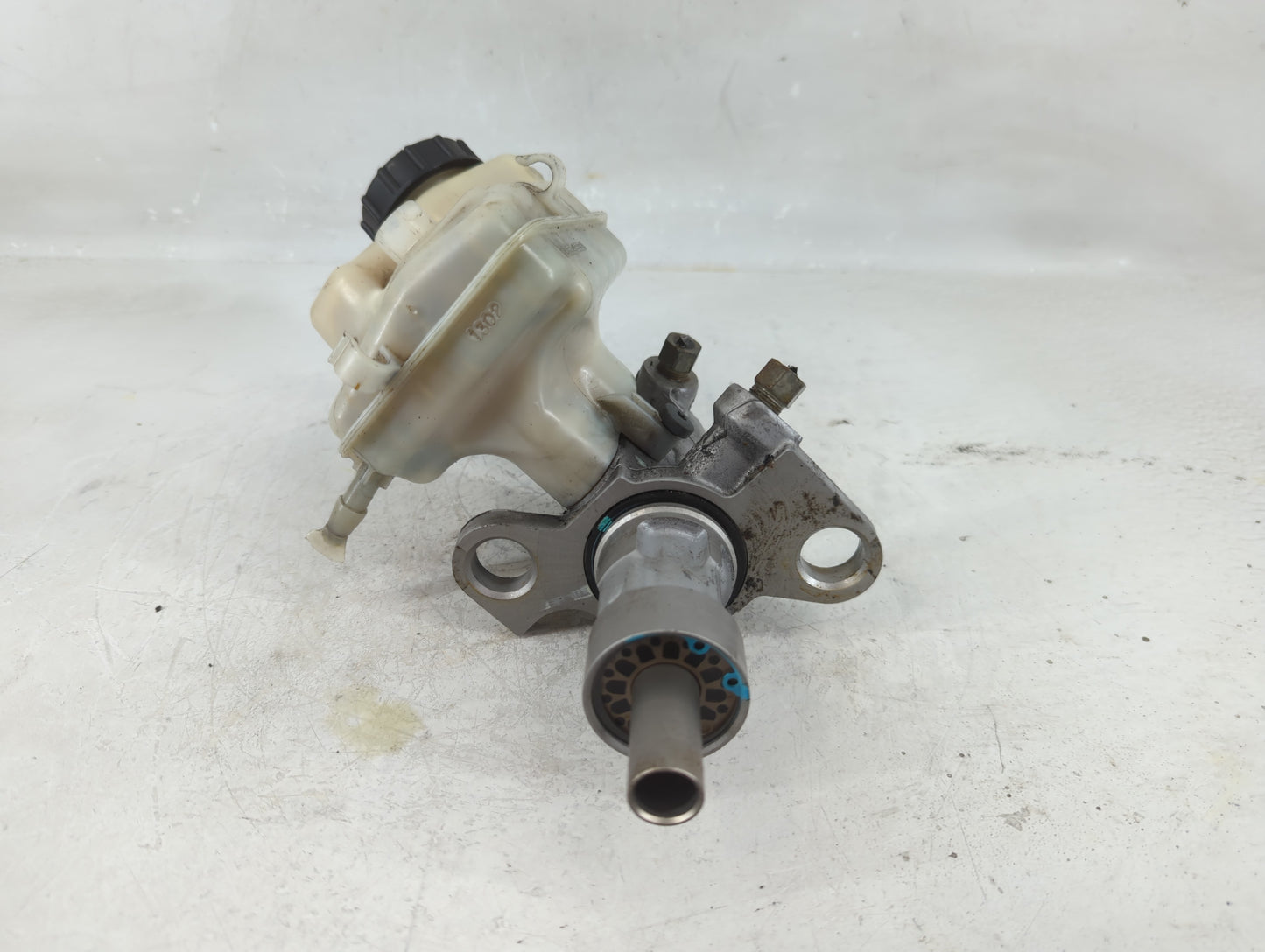 2011-2016 Chevrolet Cruze Brake Master Cylinder 1208552 - Oemusedautoparts1.com