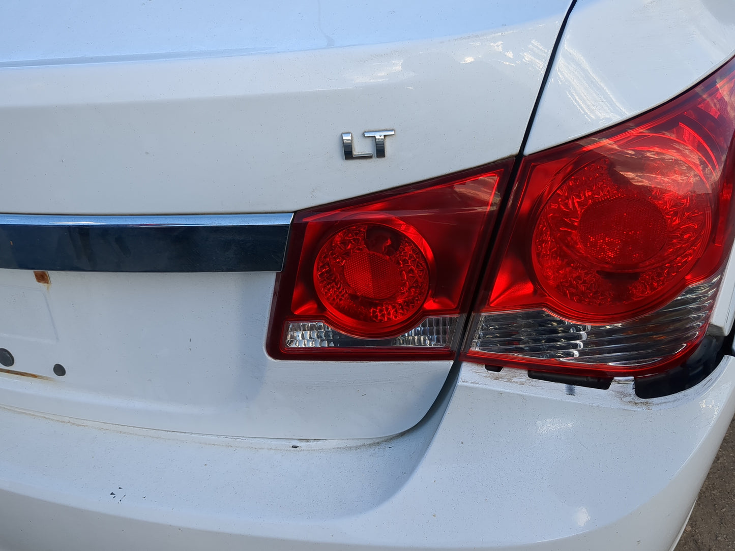 2011 Chevrolet Cruze Passenger Right Side Deck Lid Mounted Tail Light 1210391 - Oemusedautoparts1.com