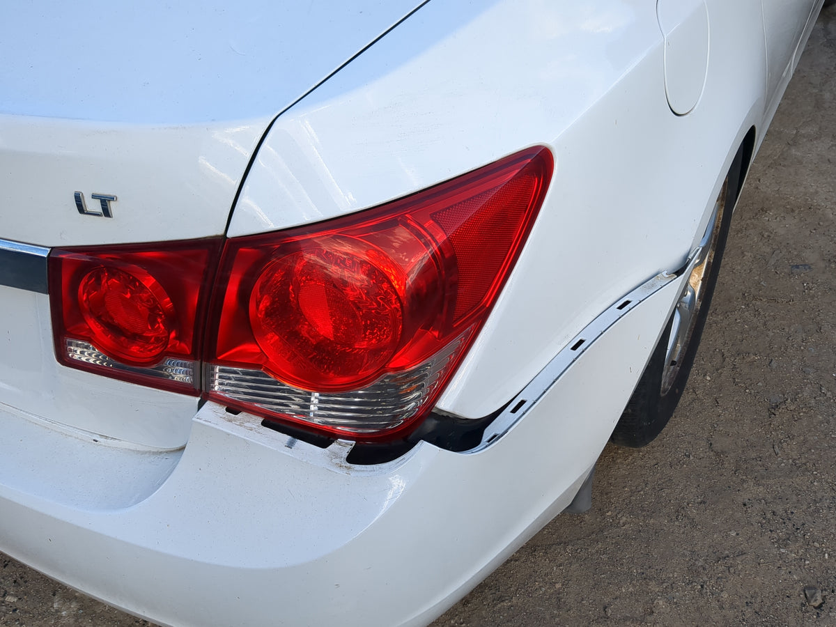 2011-2016 Chevrolet Cruze Tail Light Assembly Passenger Right OEM Fits Fits 2011 2012 2013 2014 2015 2016 OEM Used Auto Part