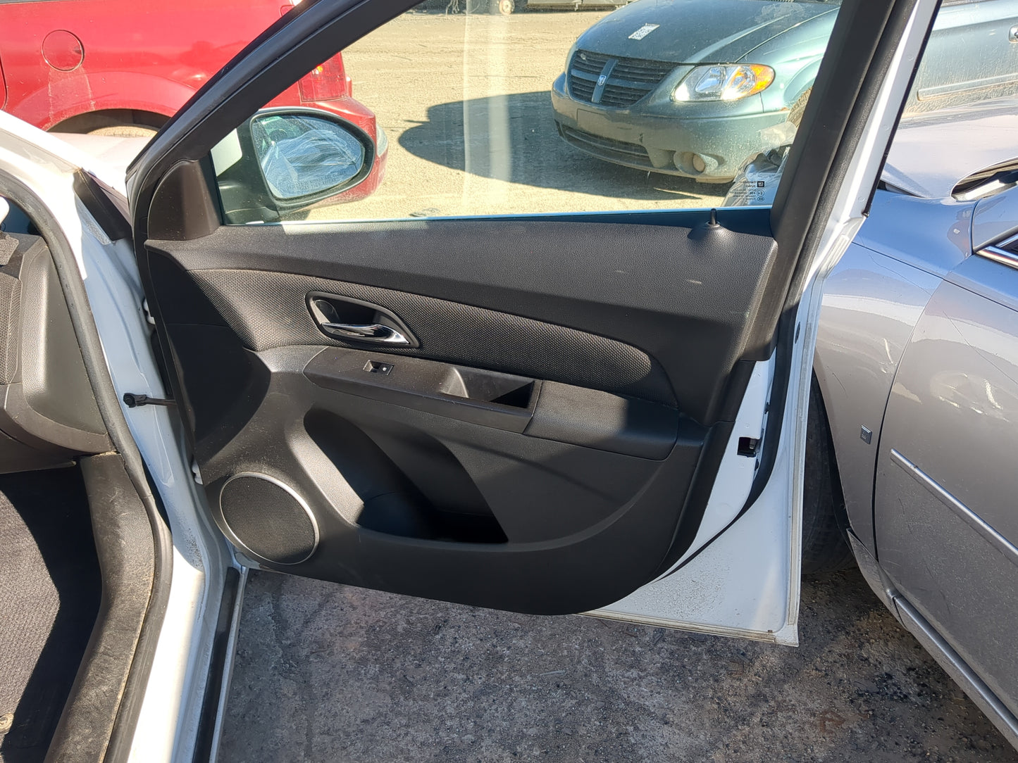 2012 Chevrolet Cruze Front Right Passenger Interior Door Panel Trim 1210491 - Oemusedautoparts1.com