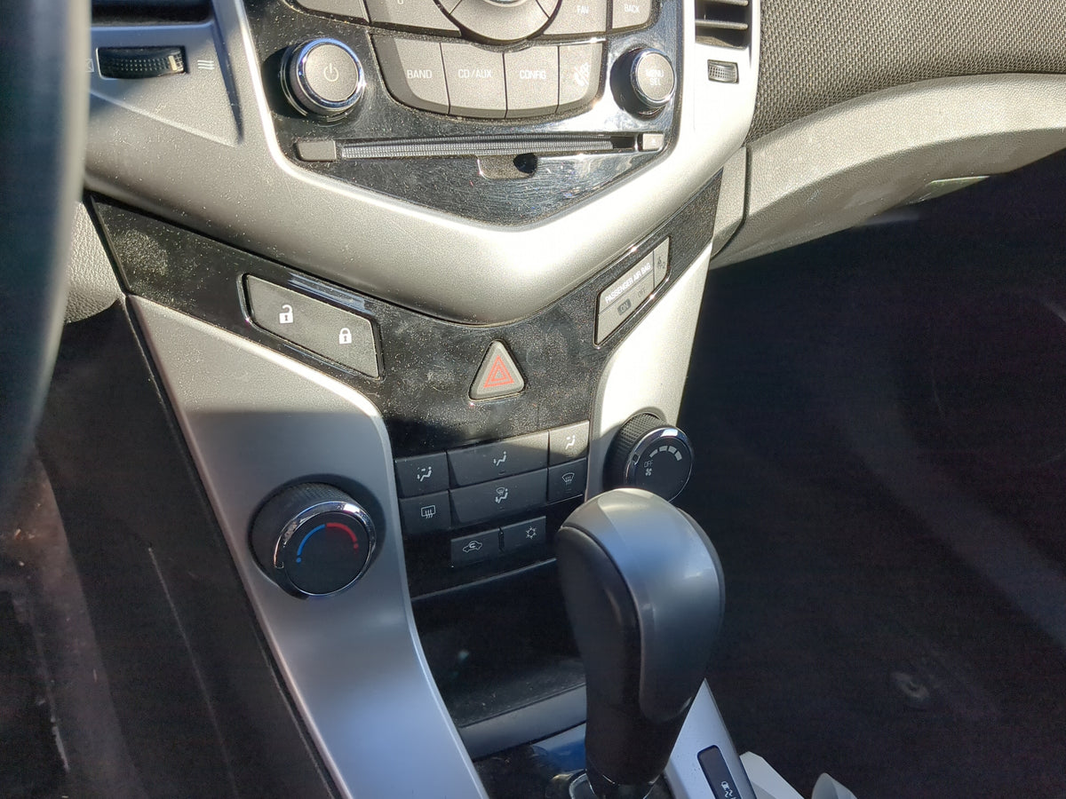 2011-2012 Chevrolet Cruze Climate Control Module Temperature AC/Heater Replacement Fits Fits 2011 2012 OEM Used Auto Parts -