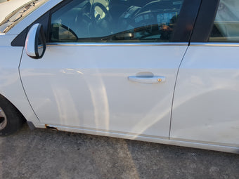 compare product 2011-2012 Chevrolet Cruze Driver Front Door Oem 1210539