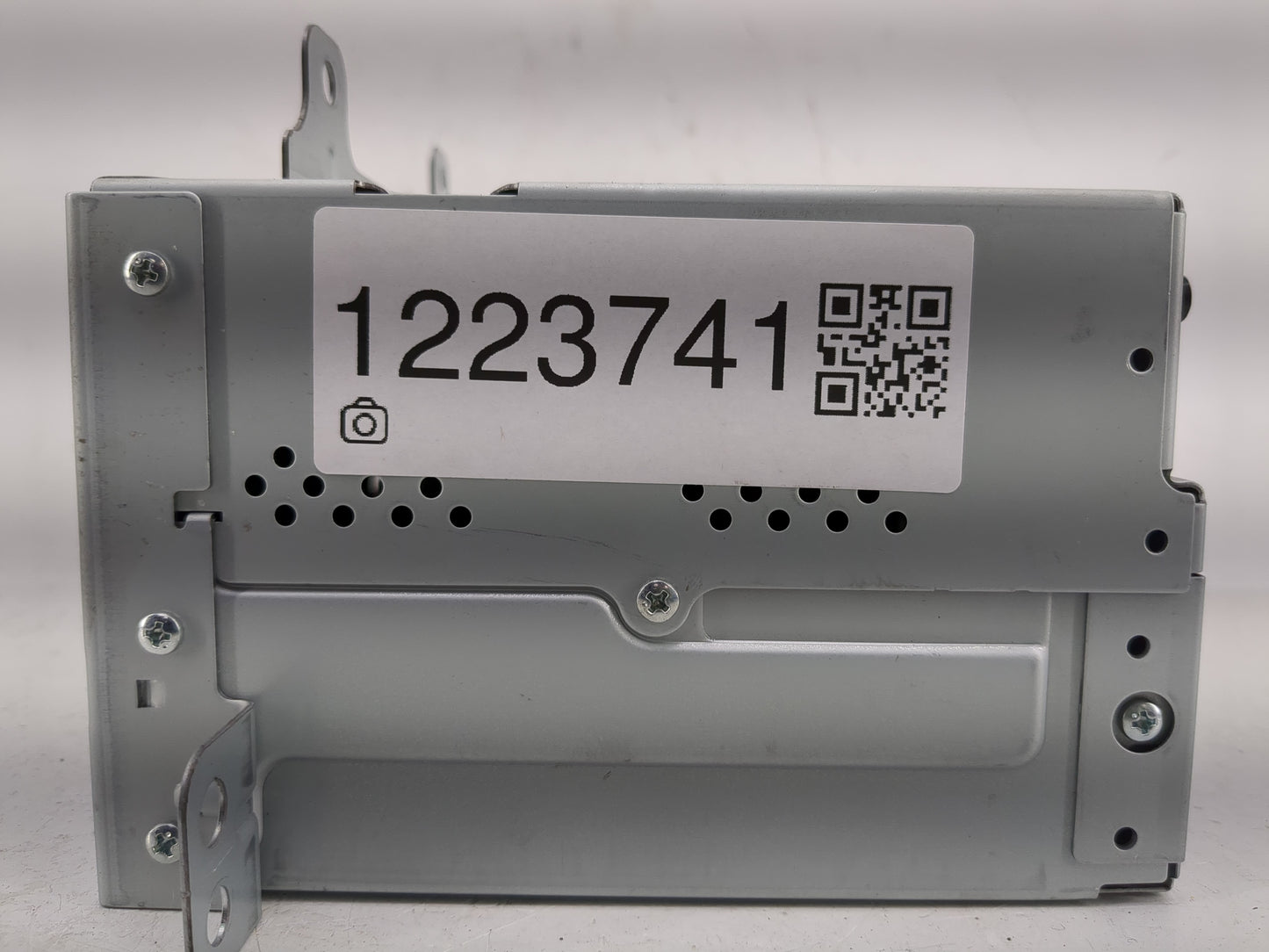 2012 Chevrolet Cruze Radio AM FM Cd Player Receiver Replacement P/N:22815635 Fits OEM Used Auto Parts - Oemusedautoparts1.co