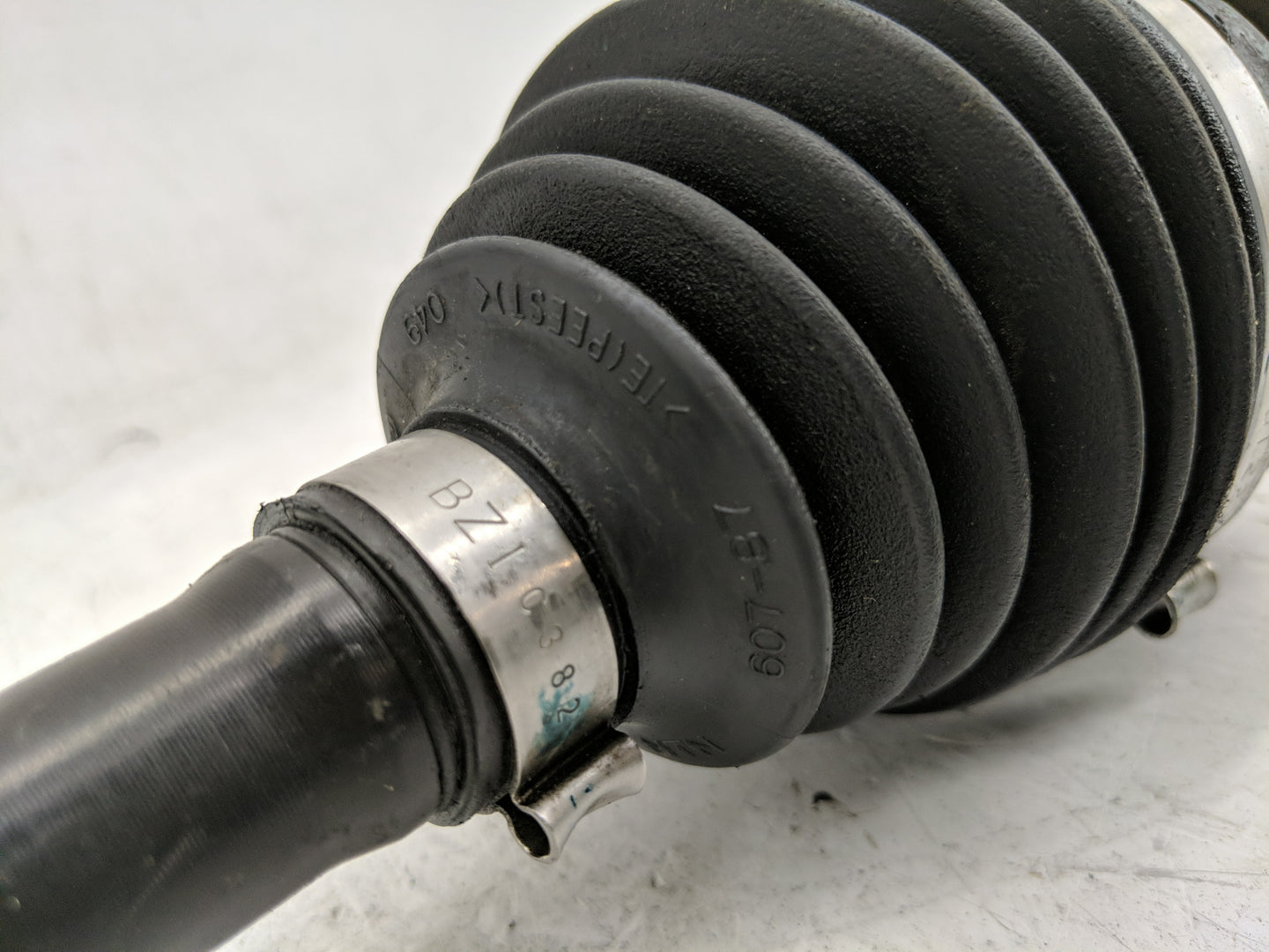 2011-2016 Chevrolet Cruze Axle Shaft Front Driver Cv C/v - Oemusedautoparts1.com