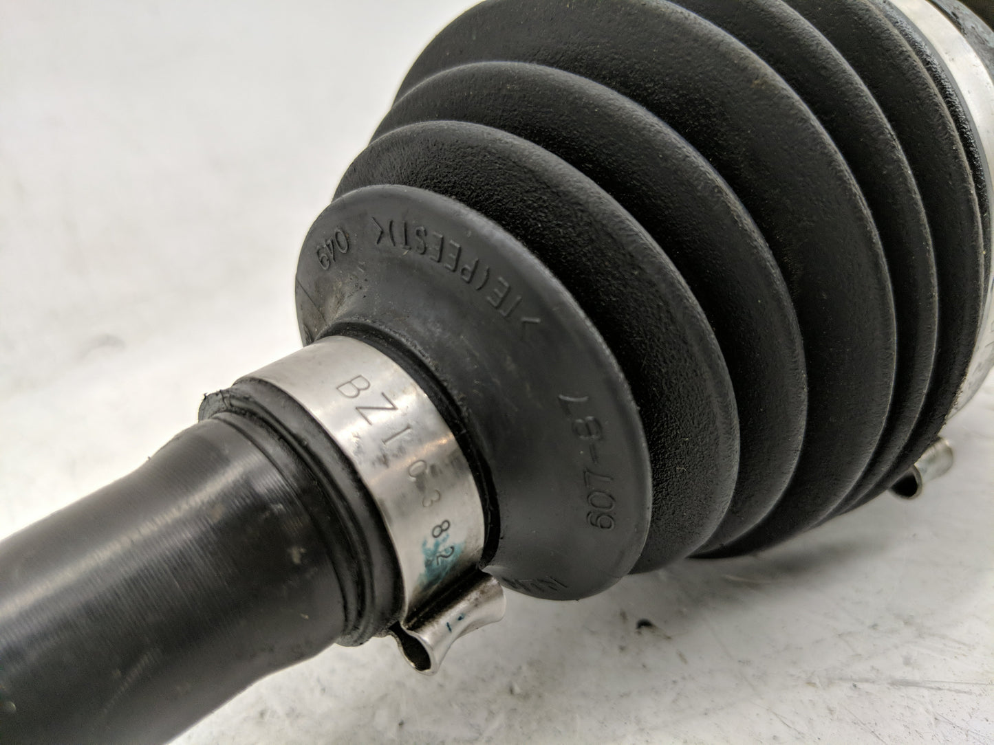 2011-2016 Chevrolet Cruze Axle Shaft Front Driver Cv C/v - Oemusedautoparts1.com