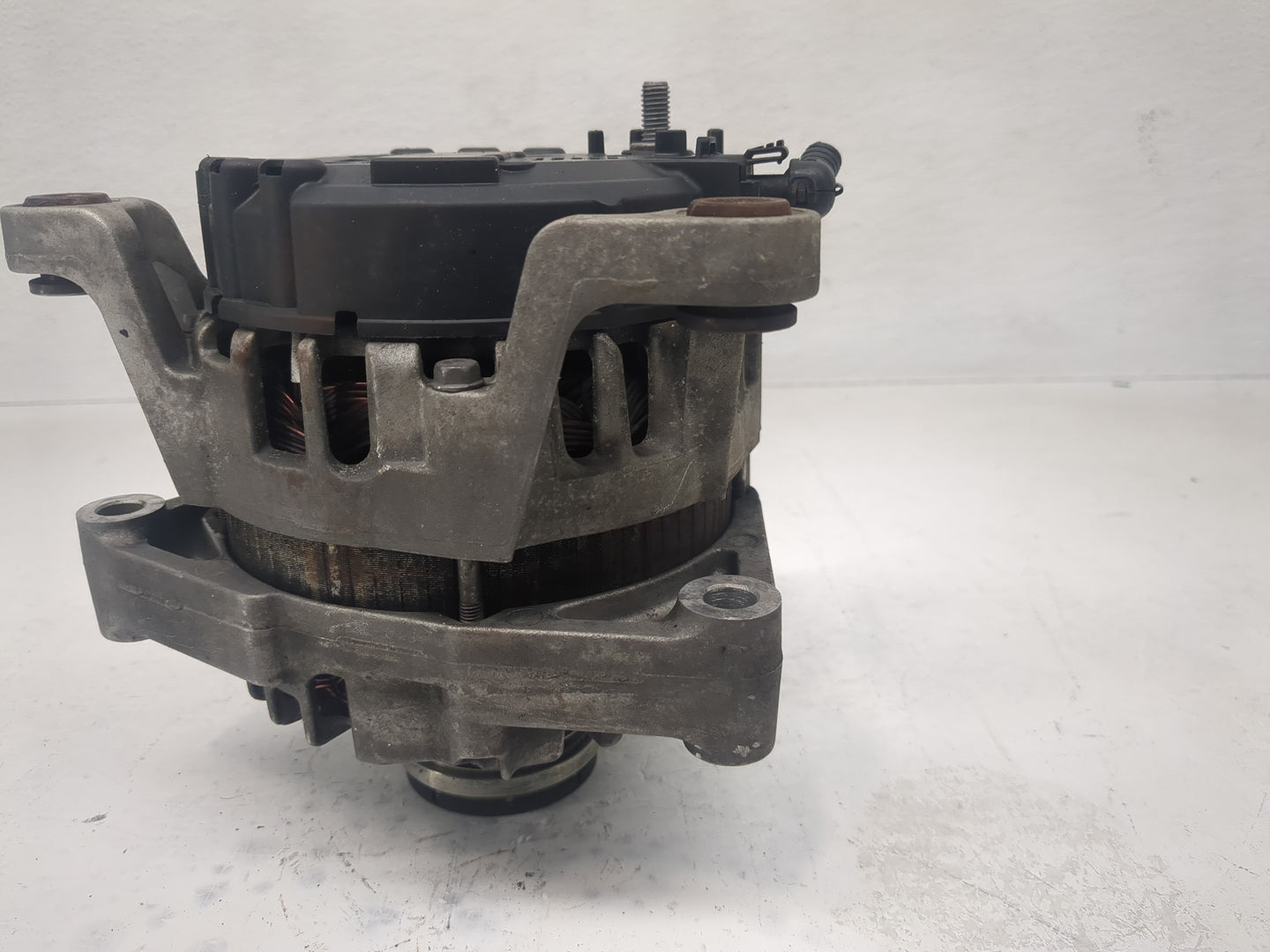 2012-2016 Chevrolet Cruze Alternator Replacement Generator Charging Assembly Engine OEM P/N:13588290 Fits OEM Used Auto Part