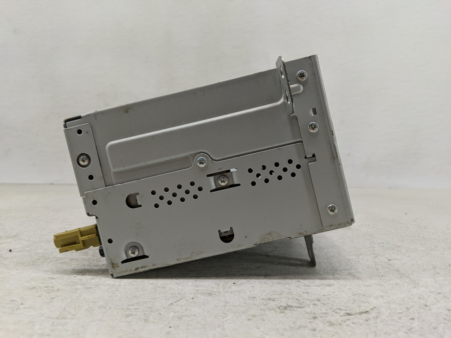 2012 Chevrolet Cruze Radio AM FM Cd Player Receiver Replacement P/N:22815634 Fits OEM Used Auto Parts - Oemusedautoparts1.co