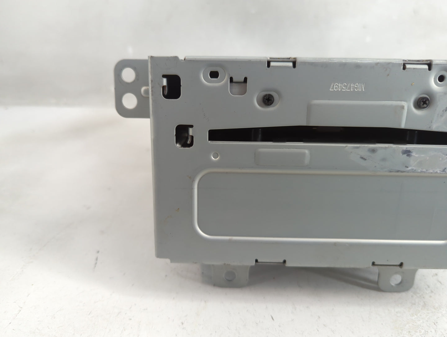 2011-2012 Chevrolet Cruze Radio AM FM Cd Player Receiver Replacement Fits Fits 2010 2011 2012 OEM Used Auto Parts - Oemuseda