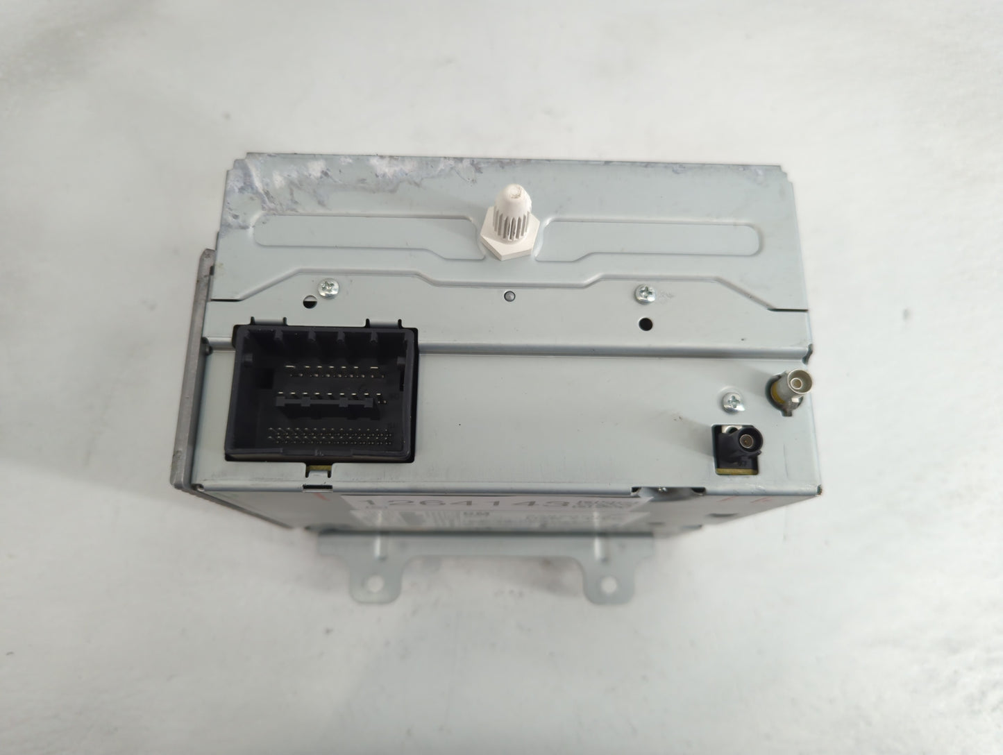 2011-2012 Chevrolet Cruze Radio AM FM Cd Player Receiver Replacement Fits Fits 2010 2011 2012 OEM Used Auto Parts - Oemuseda