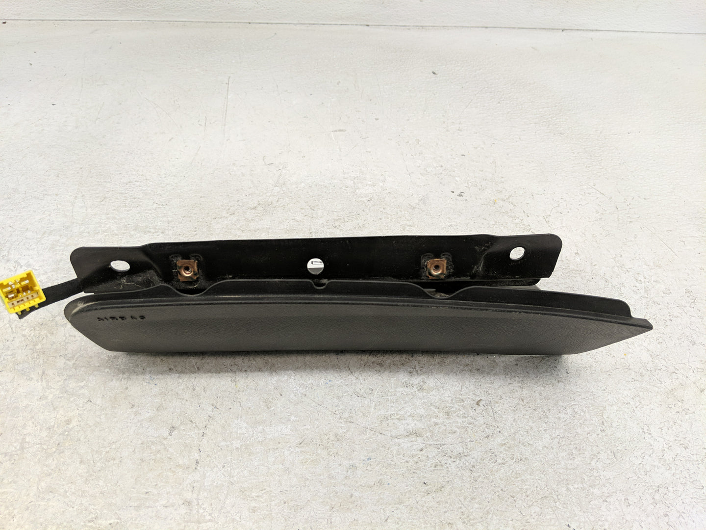 2011-2012 Chevrolet Cruze Air Bag Driver Left Knee OEM P/N:AB0-09C004 813645686, 95483074 Fits Fits 2011 2012 OEM Used Auto 