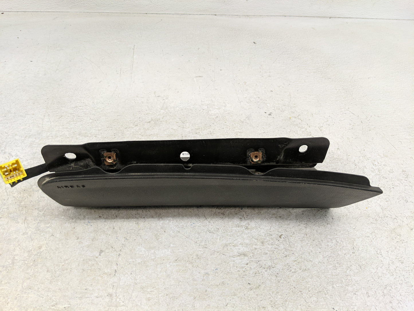 2011-2012 Chevrolet Cruze Air Bag Driver Left Knee OEM P/N:AB0-09C004 813645686, 95483074 Fits Fits 2011 2012 OEM Used Auto 