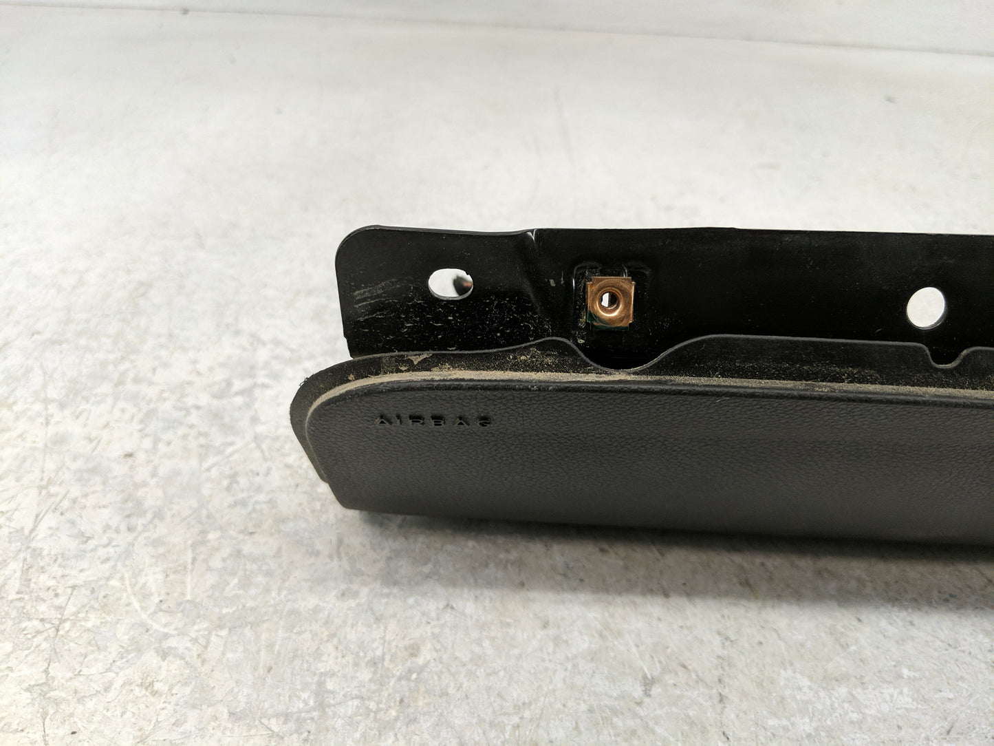2011-2012 Chevrolet Cruze Air Bag Driver Left Knee OEM P/N:95483074 Fits Fits 2011 2012 OEM Used Auto Parts - Oemusedautopar