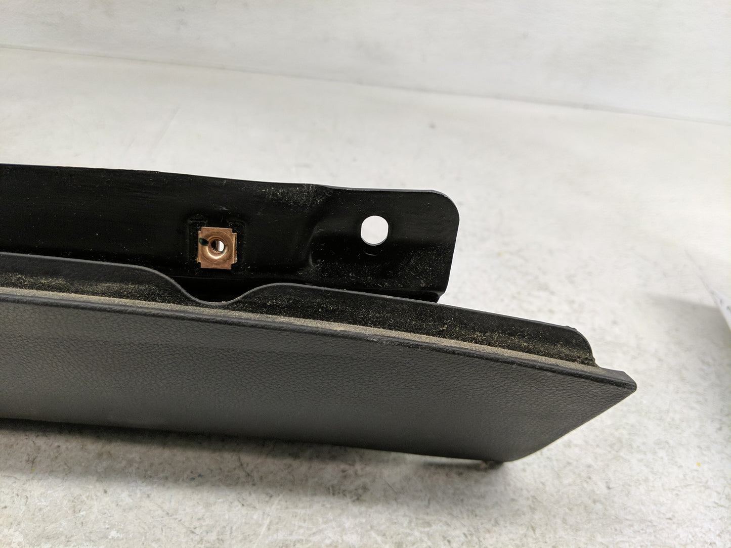 2011-2012 Chevrolet Cruze Air Bag Driver Left Knee OEM P/N:95483074 Fits Fits 2011 2012 OEM Used Auto Parts - Oemusedautopar