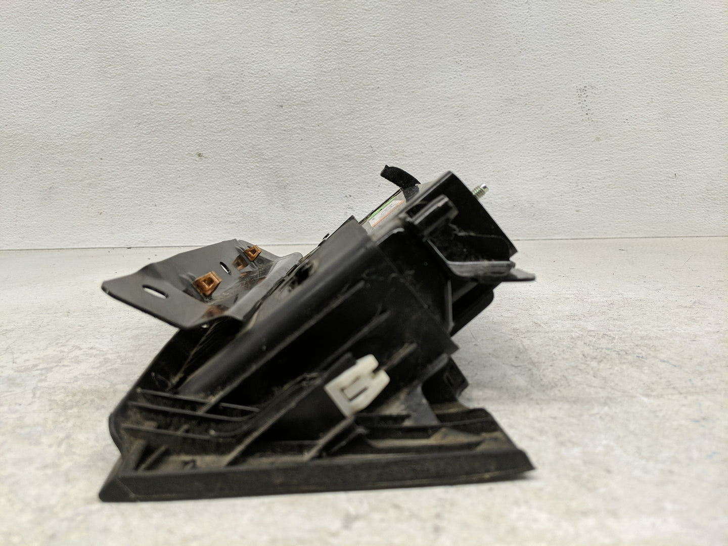 2011-2012 Chevrolet Cruze Air Bag Driver Left Knee OEM P/N:95483074 Fits Fits 2011 2012 OEM Used Auto Parts - Oemusedautopar