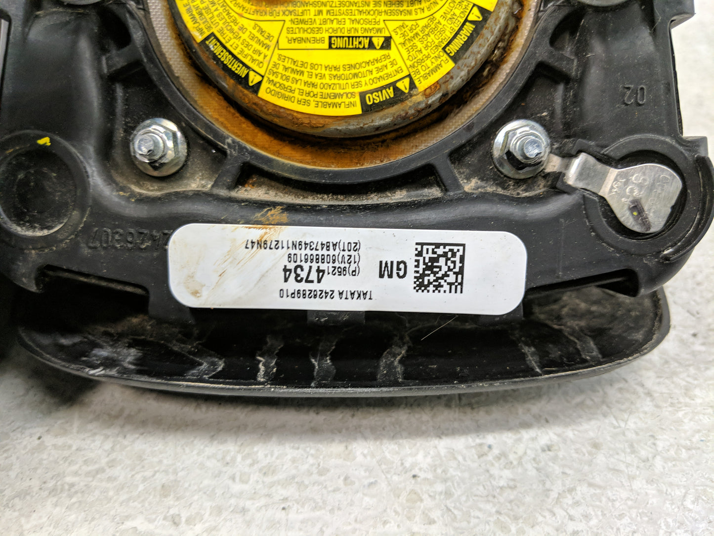 2011-2013 Chevrolet Cruze Air Bag Driver Left Steering Wheel Mounted Fits Fits 2011 2012 2013 OEM Used Auto Parts - Oemuseda