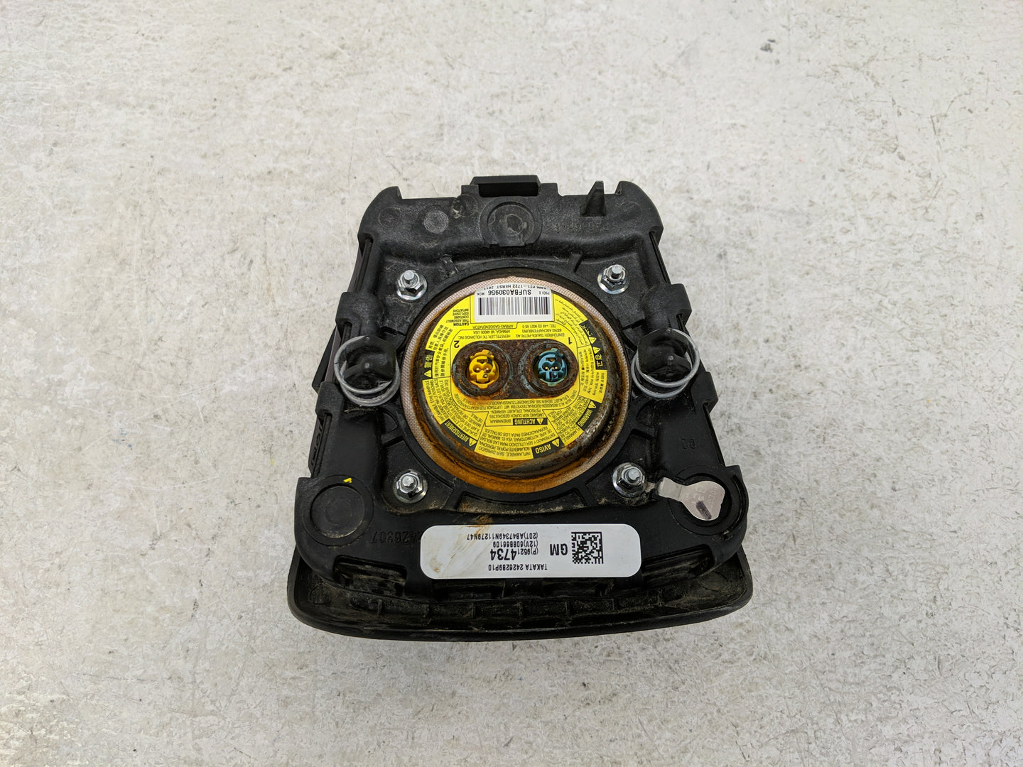 2011-2013 Chevrolet Cruze Air Bag Driver Left Steering Wheel Mounted Fits Fits 2011 2012 2013 OEM Used Auto Parts - Oemuseda