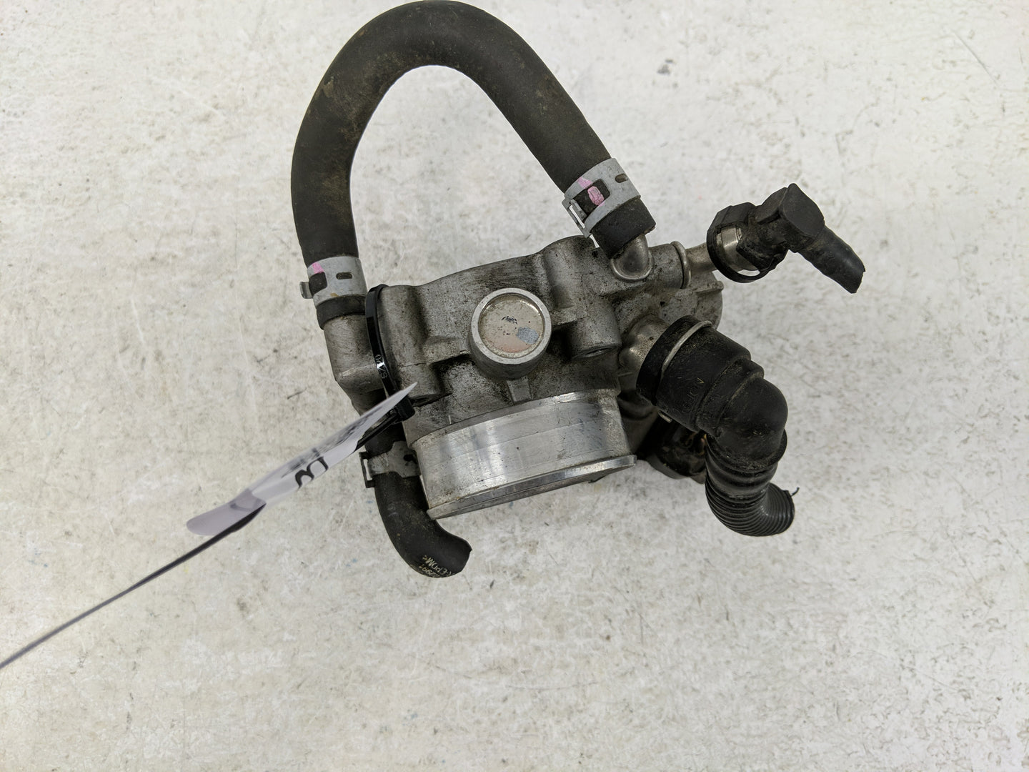 2011-2016 Chevrolet Cruze Throttle Body Fits Fits 2009 2010 2011 2012 2013 2014 2015 2016 2017 2018 OEM Used Auto Parts - Oe