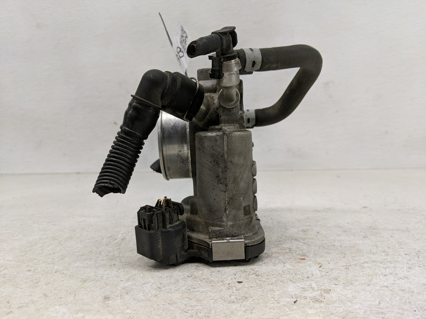 2011-2016 Chevrolet Cruze Throttle Body Fits Fits 2009 2010 2011 2012 2013 2014 2015 2016 2017 2018 OEM Used Auto Parts - Oe