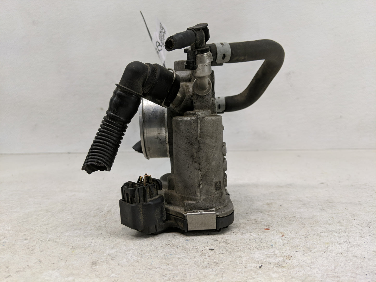 2011-2016 Chevrolet Cruze Throttle Body Fits Fits 2009 2010 2011 2012 2013 2014 2015 2016 2017 2018 OEM Used Auto Parts - Oe