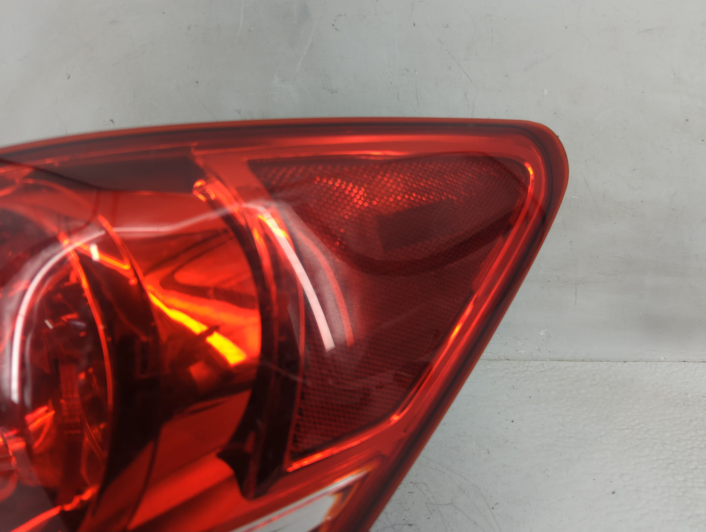 2011-2016 Chevrolet Cruze Tail Light Assembly Passenger Right OEM P/N:AIRST 11 1P Fits Fits 2011 2012 2013 2014 2015 2016 OE