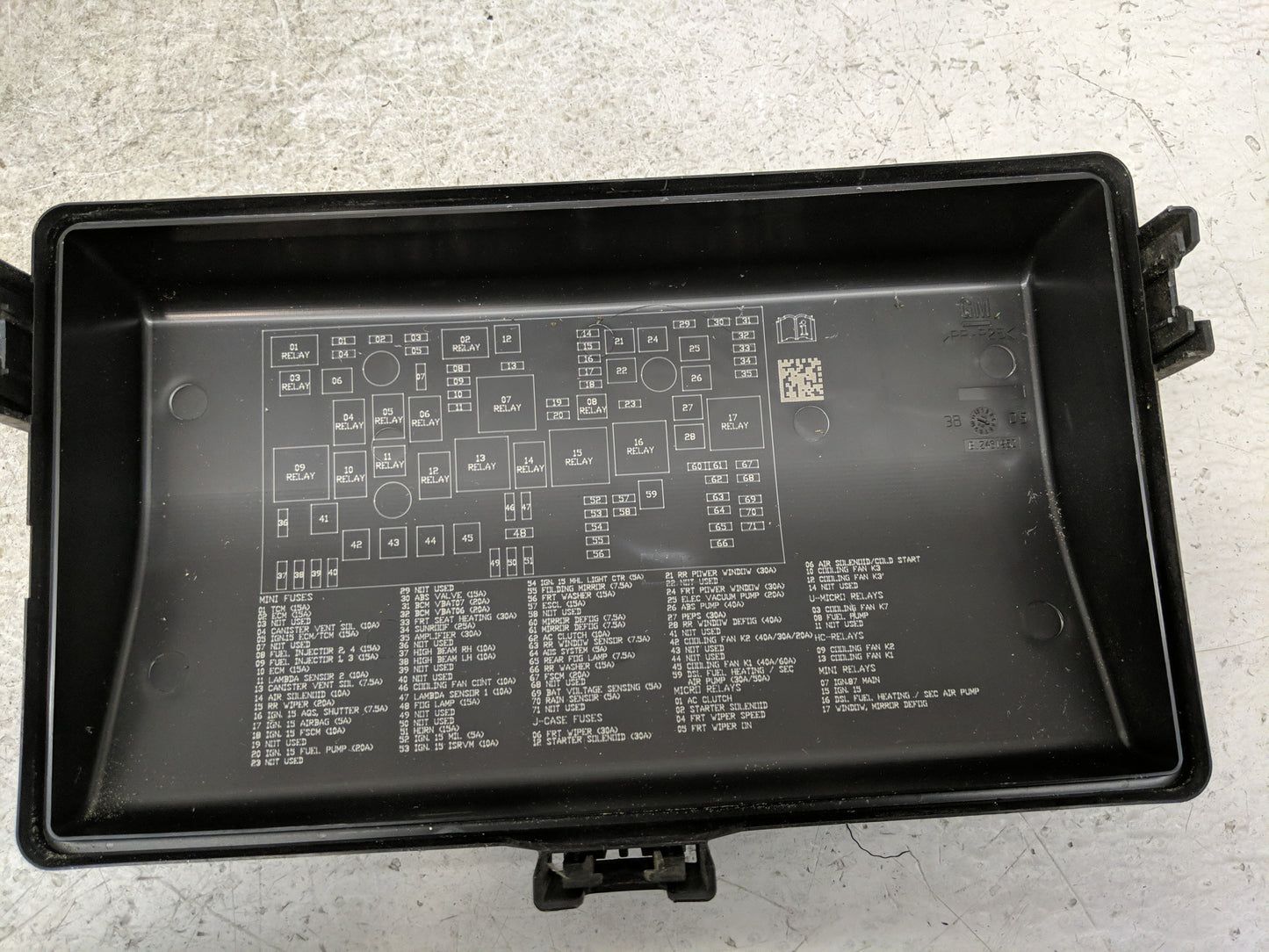 2011-2014 Chevrolet Cruze Fusebox Fuse Box Panel Relay Module P/N:812461952 Fits Fits 2011 2012 2013 2014 OEM Used Auto Part