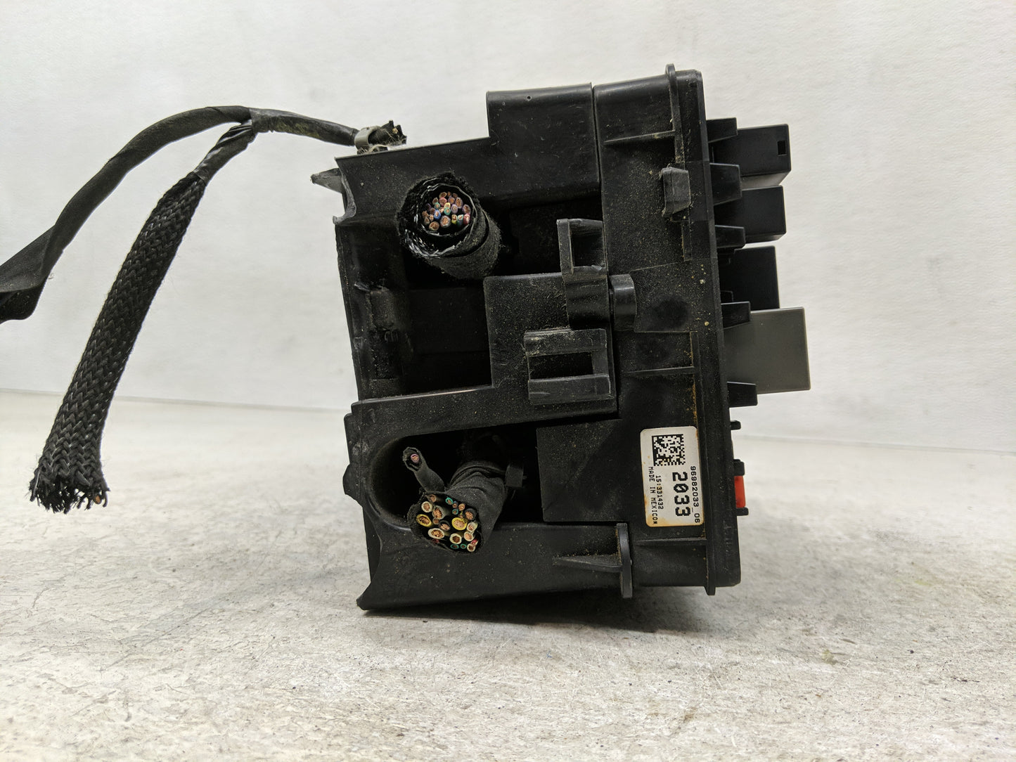 2011-2014 Chevrolet Cruze Fusebox Fuse Box Panel Relay Module P/N:812461952 Fits Fits 2011 2012 2013 2014 OEM Used Auto Part