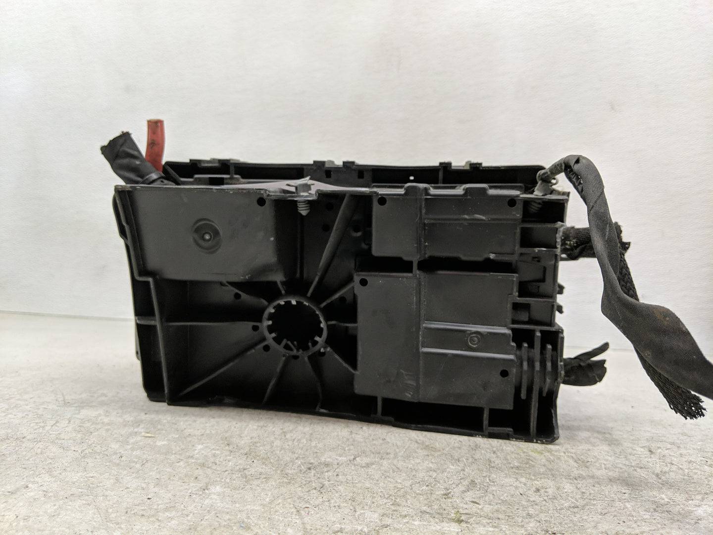 2011-2014 Chevrolet Cruze Fusebox Fuse Box Panel Relay Module P/N:812461952 Fits Fits 2011 2012 2013 2014 OEM Used Auto Part