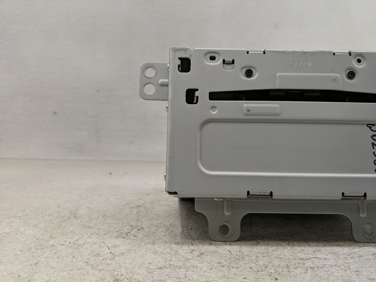 2011-2012 Chevrolet Cruze Radio AM FM Cd Player Receiver Replacement P/N:22870782 Fits Fits 2010 2011 2012 OEM Used Auto Par