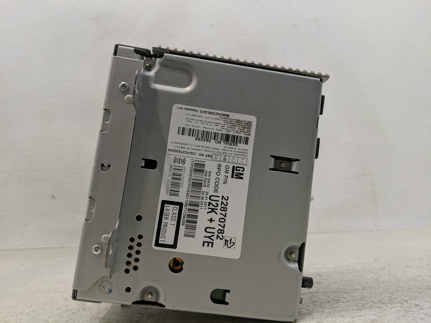 2011-2012 Chevrolet Cruze Radio AM FM Cd Player Receiver Replacement P/N:22870782 Fits Fits 2010 2011 2012 OEM Used Auto Par