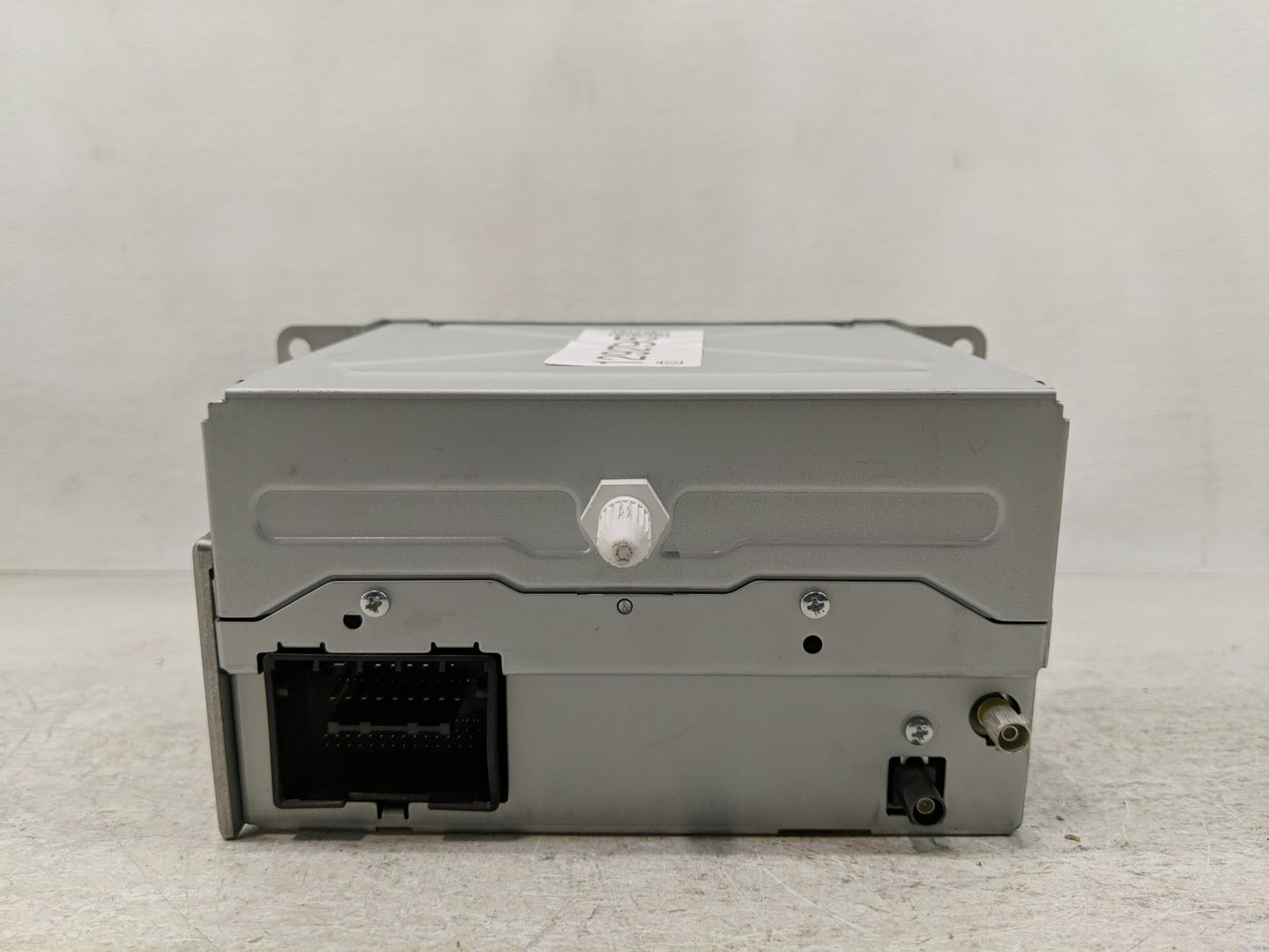 2011-2012 Chevrolet Cruze Radio AM FM Cd Player Receiver Replacement P/N:22870782 Fits Fits 2010 2011 2012 OEM Used Auto Par