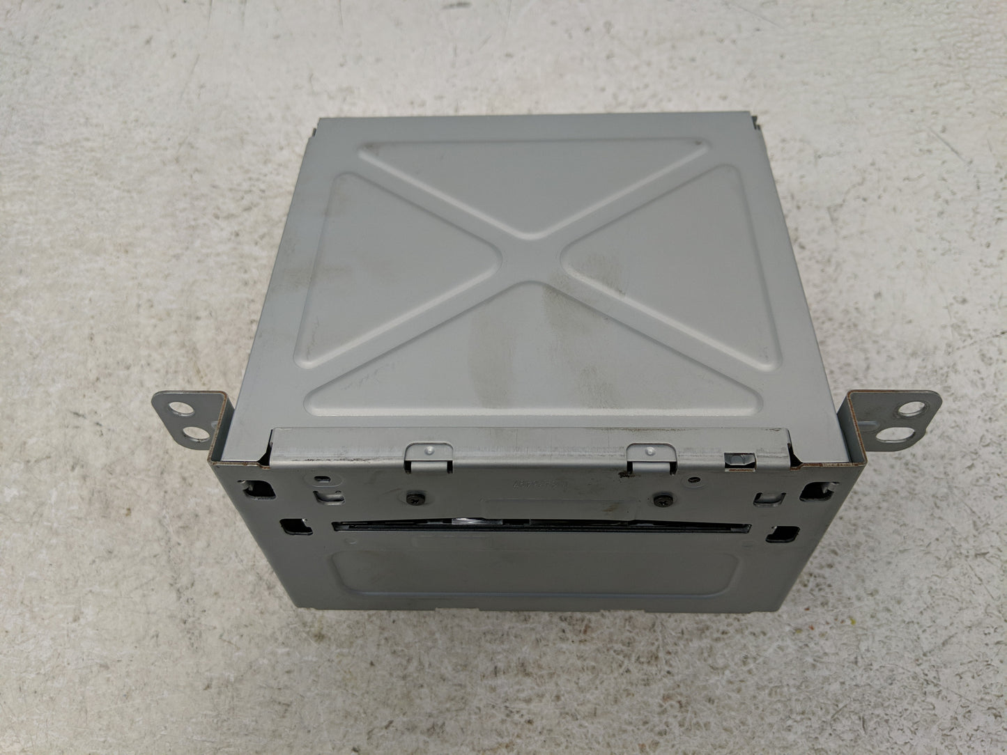 2011-2012 Chevrolet Cruze Radio AM FM Cd Player Receiver Replacement P/N:20983517 22870782 Fits Fits 2010 2011 2012 OEM Used